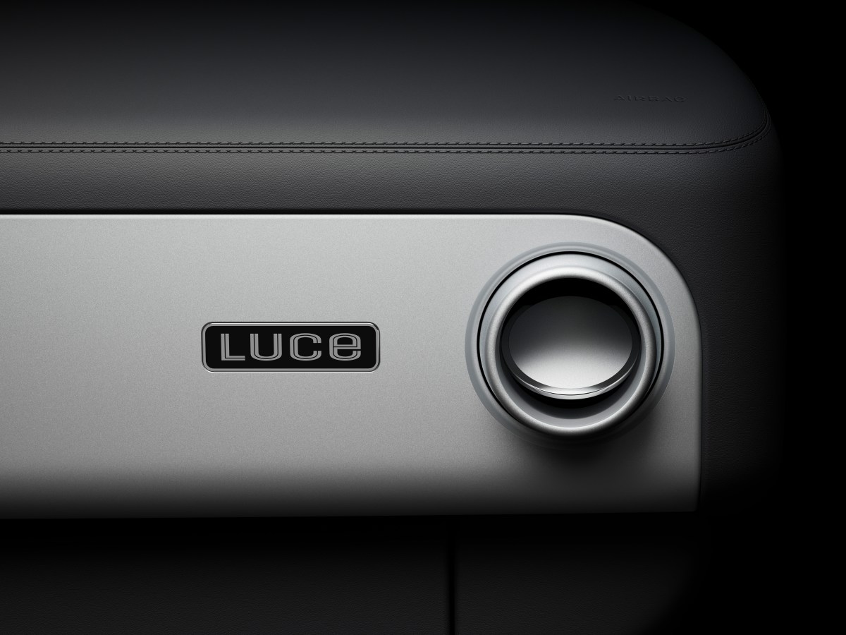 Ferrari Luce, svelati gli&nbsp;interni